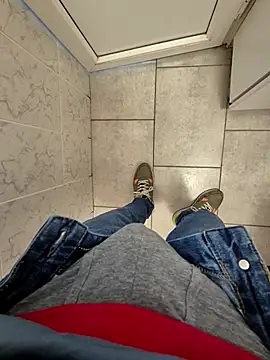 vali23 online show from January 2026 12:10:01 PM