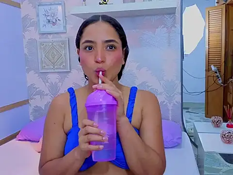 Emma Thompssonn online show from February 2026 12:20:01 PM