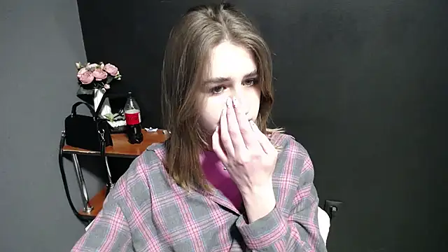 Sunny siren online show from February 2026 01:22:01 PM