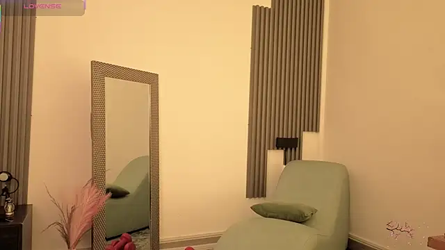 fransheskarossi online show from February 2026 12:15:01 PM