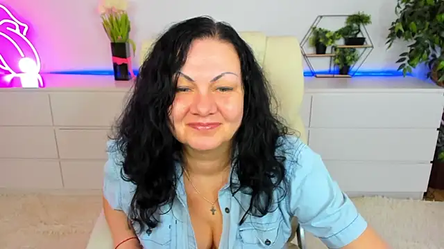 IrissMoon online show from March 2026 06:30:02 AM