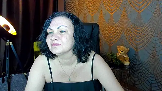 Snapshot of IrissMoon chatting on June 2026 05:24:02 PM IrissMoon online show from June 2026 05:24:02 PM