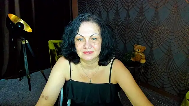 Snapshot of IrissMoon chatting on July 2026 06:03:01 PM IrissMoon online show from July 2026 06:03:01 PM