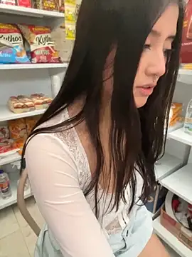 StrawberryPink  online show from April 2026 11:24:02 AM