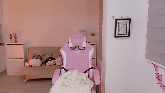 Blush Marie online show from April 2026 01:06:02 AM