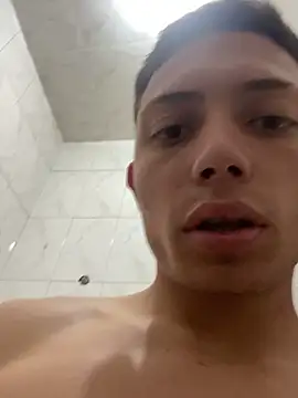 santiObrero online show from March 2026 08:37:01 PM