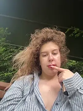 Snapshot of LilianBliss chatting on June 2026 05:38:02 AM LilianBliss online show from June 2026 05:38:02 AM