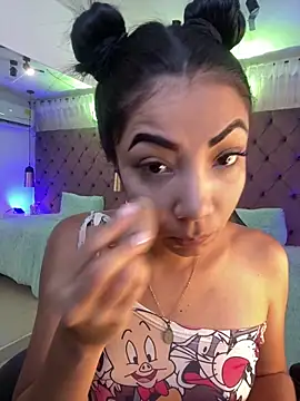 Auri   online show from March 2026 07:36:02 PM