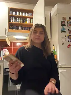 Snapshot of justsomeoneuknow chatting on February 2026 06:44:02 PM justsomeoneuknow online show from February 2026 06:44:02 PM