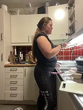 Snapshot of justsomeoneuknow chatting on February 2026 06:26:02 PM justsomeoneuknow online show from February 2026 06:26:02 PM