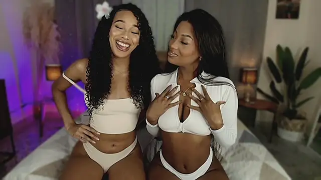 Snapshot of KaryMooon chatting on February 2026 08:45:01 PM KaryMooon online show from February 2026 08:45:01 PM