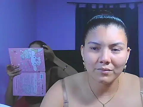 Snapshot of Helena-Paola chatting on February 2026 05:00:01 AM Helena-Paola online show from February 2026 05:00:01 AM