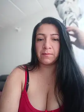 Katysaez online show from May 2026 09:45:02 PM