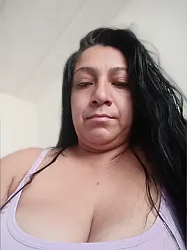 Katysaez online show from May 2026 09:34:01 PM