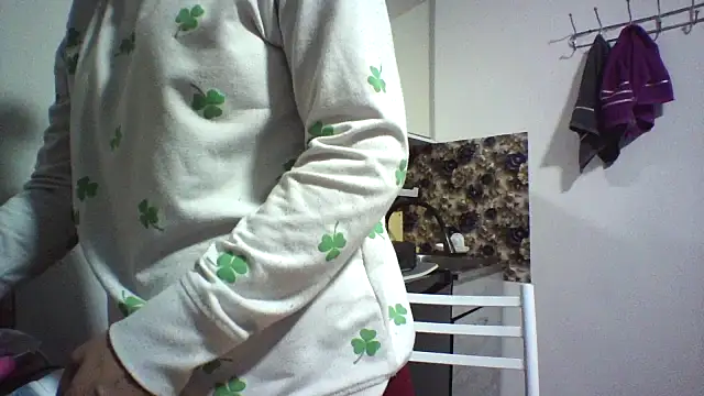 Snapshot of bella2322 chatting on February 2026 04:44:02 PM bella2322 online show from February 2026 04:44:02 PM