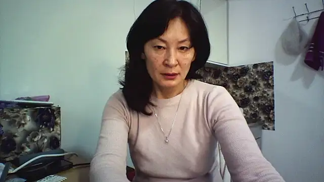 Snapshot of bella2322 chatting on February 2026 04:52:01 AM bella2322 online show from February 2026 04:52:01 AM