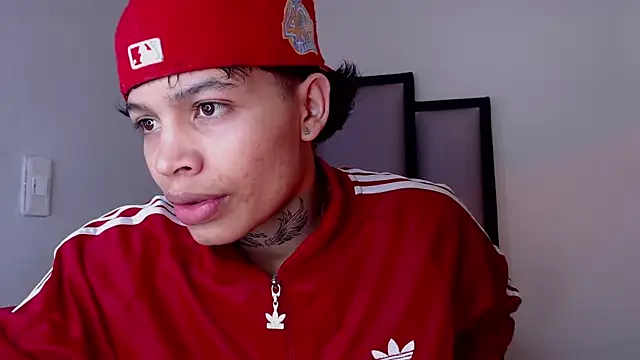 Snapshot of Dogan_Renzo0 chatting on February 2026 11:50:01 AM Dogan Renzo0 online show from February 2026 11:50:01 AM