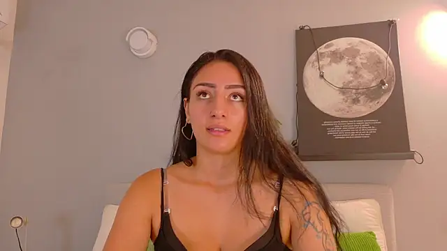 Snapshot of AmmyRouse__ chatting on April 2026 11:22:02 AM AmmyRouse online show from April 2026 11:22:02 AM