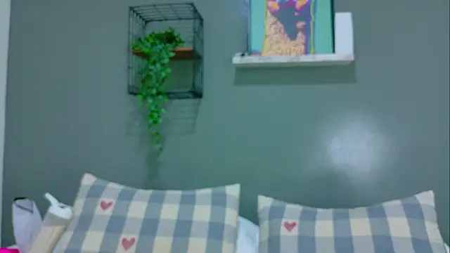 Snapshot of AmmyRouse__ chatting on April 2026 09:27:01 AM AmmyRouse online show from April 2026 09:27:01 AM