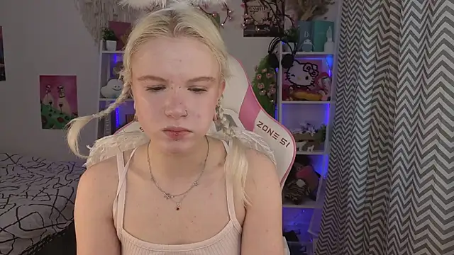 Snapshot of Mia_WaterFall chatting on June 2026 03:24:02 AM Mia WaterFall online show from June 2026 03:24:02 AM