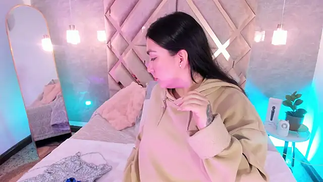 KathiaJenner online show from February 2026 12:01:02 PM