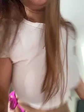 saray mendozaa online show from February 2026 06:04:01 PM