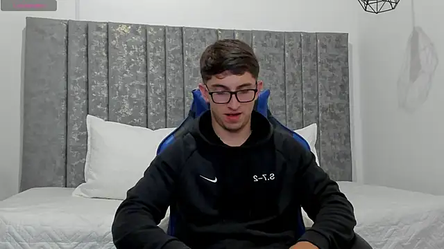 Calvin Hunter online show from April 2026 03:04:02 AM