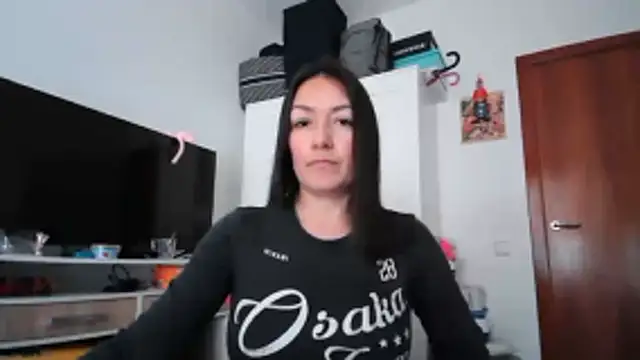 Snapshot of Yulian_Milf chatting on February 2026 02:33:01 PM Yulian Milf online show from February 2026 02:33:01 PM