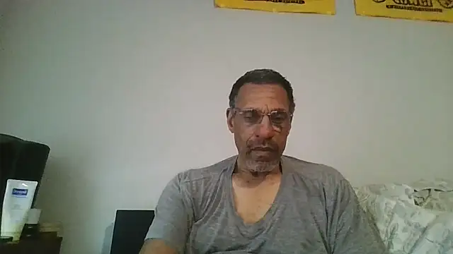 swimmer2496 online show from March 2026 05:37:02 PM