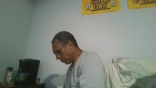 Snapshot of swimmer2496 chatting on July 2026 01:37:01 AM swimmer2496 online show from July 2026 01:37:01 AM