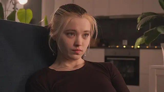 Snapshot of EleniRoeber chatting on February 2026 04:03:02 PM EleniRoeber online show from February 2026 04:03:02 PM