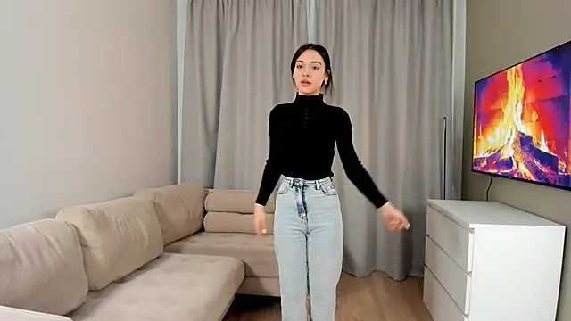 TreasaCrebs online show from February 2026 06:06:02 PM