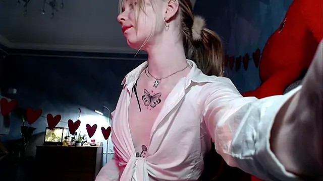 Snapshot of Austeja_Ona chatting on February 2026 04:24:02 PM Austeja Ona online show from February 2026 04:24:02 PM