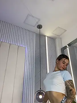 JuliaColemann online show from March 2026 12:10:02 PM