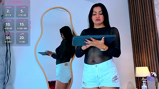 Snapshot of naomy_smithxx chatting on February 2026 11:14:01 AM naomy smithxx online show from February 2026 11:14:01 AM