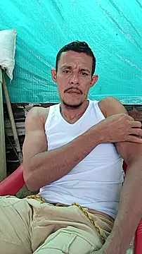 juanmaur22 online show from February 2026 05:35:01 PM