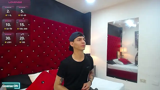 Logan Woods online show from February 2026 09:42:01 PM