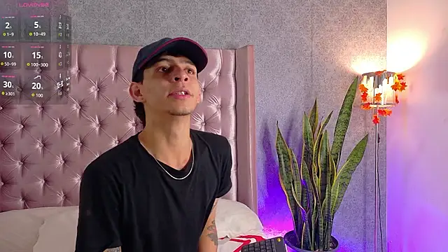 Logan Woods online show from February 2026 04:14:01 PM