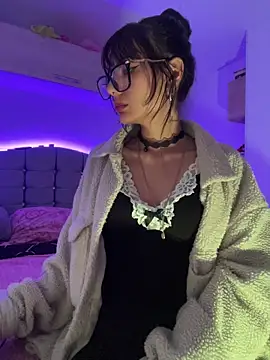  Lucycherry online show from May 2026 06:52:01 AM