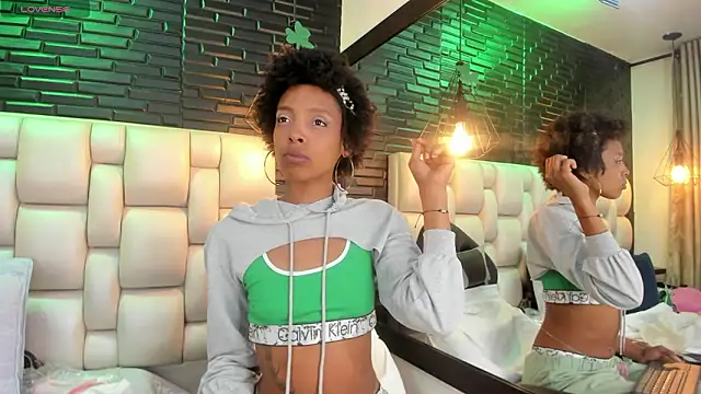 Afrodita Greenn online show from March 2026 07:23:01 AM