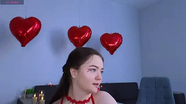 Snapshot of MillaKowal chatting on February 2026 06:32:01 AM MillaKowal online show from February 2026 06:32:01 AM