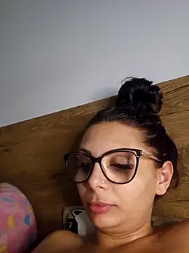 HiddendesireXO01 online show from February 2026 10:27:02 PM