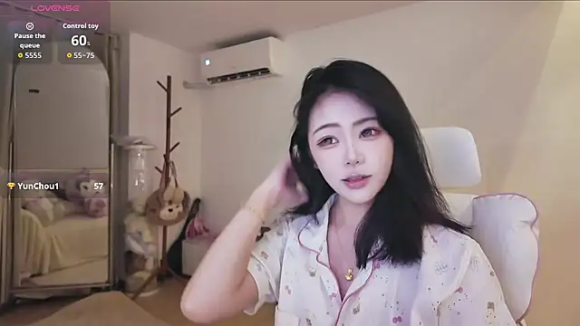 Jolie-22 online show from May 2026 01:53:01 PM