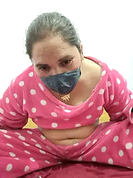 Cute-karisma1234 online show from February 2026 02:46:02 PM