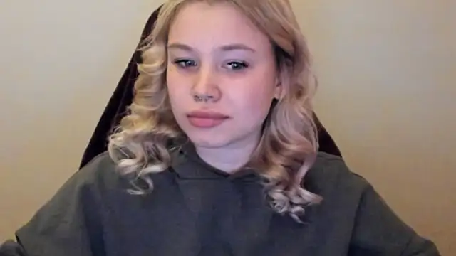 Snapshot of Lulu_Di chatting on February 2026 11:42:02 PM Lulu Di online show from February 2026 11:42:02 PM