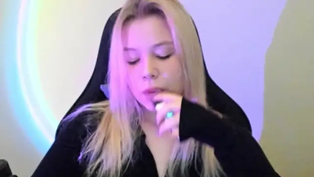 Snapshot of Lulu_Di chatting on February 2026 05:08:02 AM Lulu Di online show from February 2026 05:08:02 AM