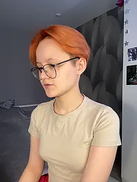 LuunaDorean online show from February 2026 09:52:01 AM