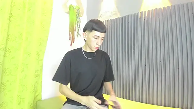 lian cameron online show from March 2026 04:07:02 AM