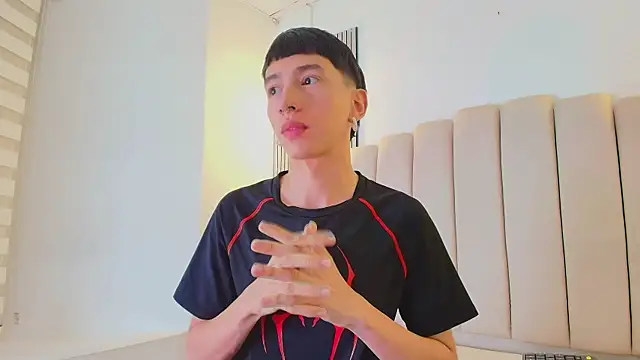 lian cameron online show from April 2026 03:54:02 AM