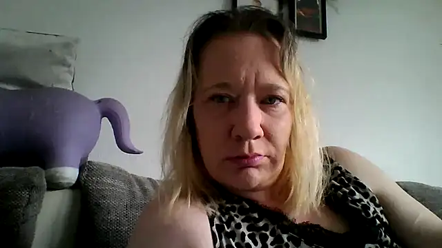 T3ufelsweib online show from March 2026 10:10:01 AM